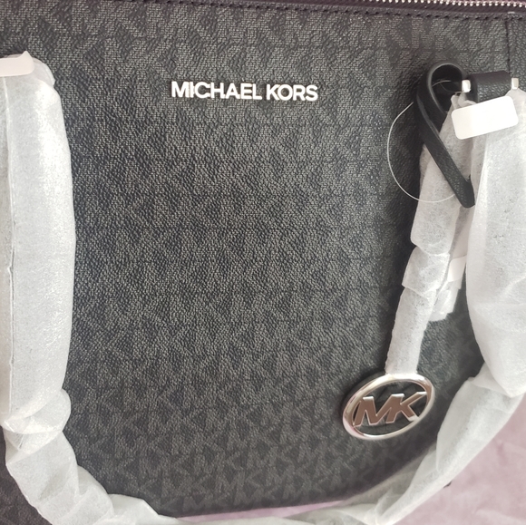 NWT Charlotte Logo Top Zip Tote - Picture 5 of 13